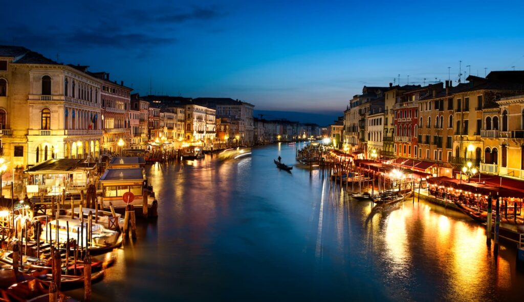 Venezia Canal grande di notte